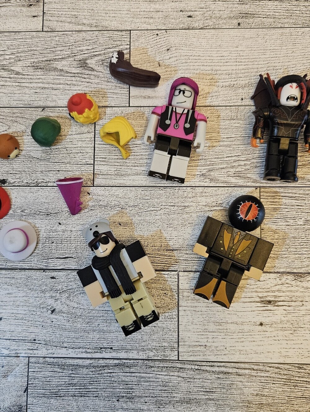 Roblox Lot of 4 Action Figure Toys With Accessories
